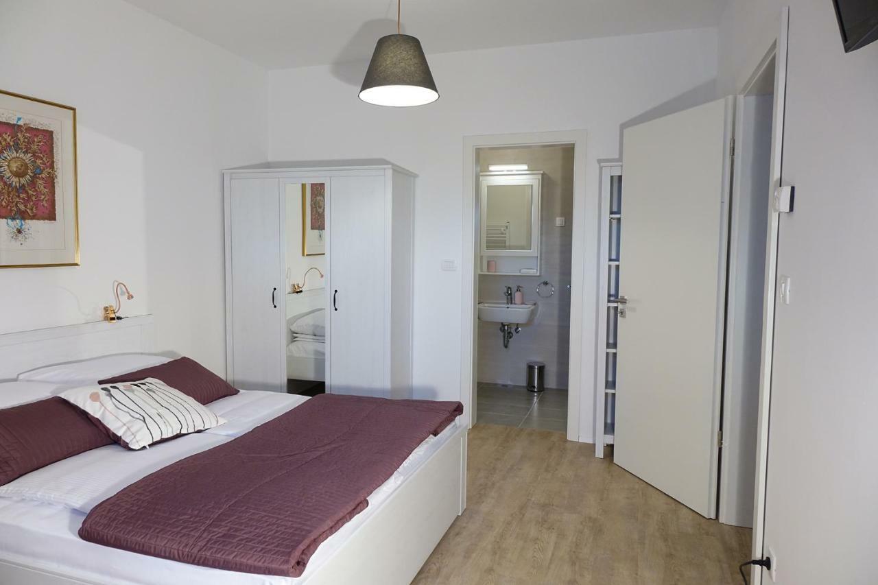 Central Apartments With Parking Ljubljana Luaran gambar