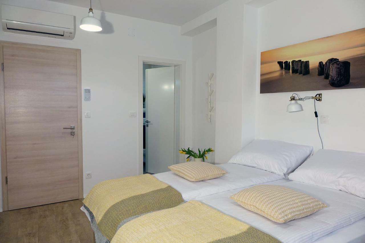 Central Apartments With Parking Ljubljana Luaran gambar