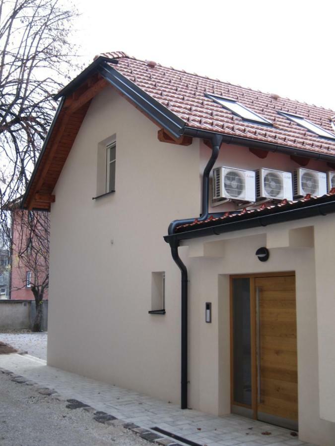 Central Apartments With Parking Ljubljana Luaran gambar